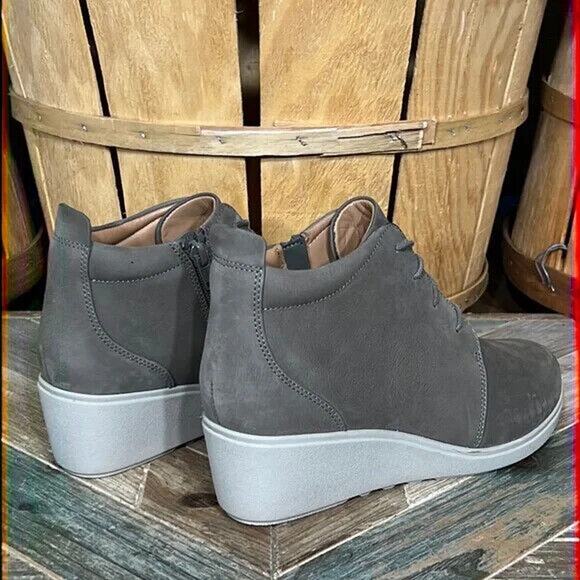 Clarks Unstructured Un Tallara Eva Taupe Nubuck Ankle Booties Boots Women Size 8 - Picture 5 of 12